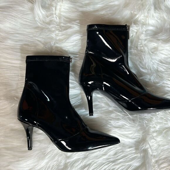 New heeled patent leather ankle booties - Picture 3 of 8